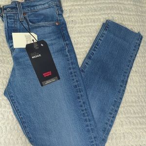 Levi’s Premium Wedgie Icon Fit Jeans